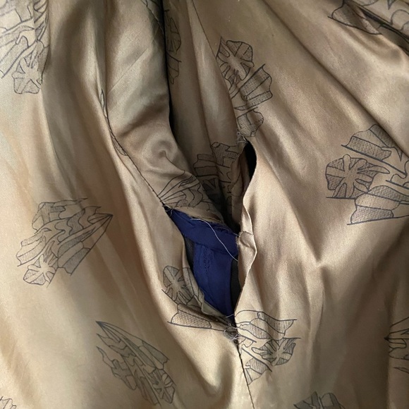 Fringed Brown suede jacket. Size M (best guess). EUC. Vintage from the 70s. - Picture 6 of 6